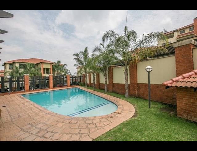 2 BEDROOM HOUSE FOR SALE IN SUNNINGHILL